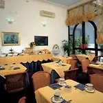 Отель London 3*