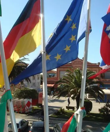 London Viareggio