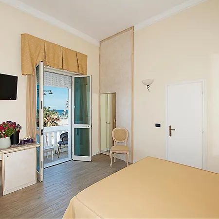 London Viareggio