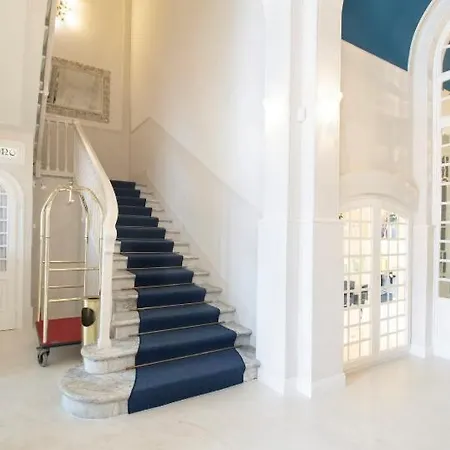London Hotel 3*