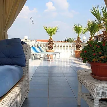 London 3* Viareggio
