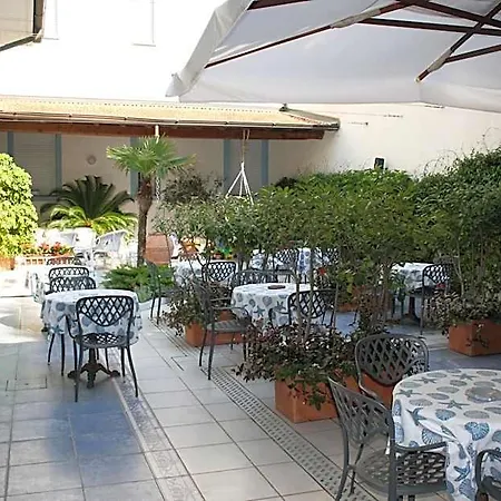 London Viareggio