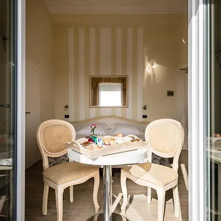 London Hotel 3*