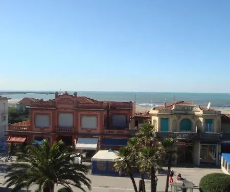 London Viareggio