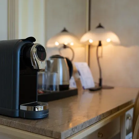 London Hotel 3*