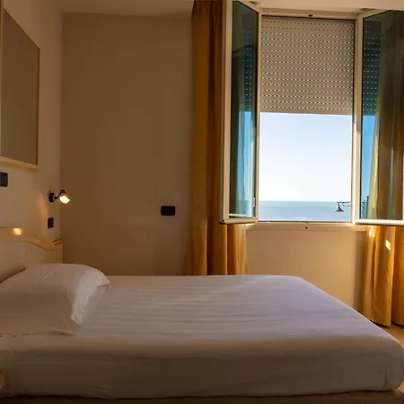 Hotel London 3*
